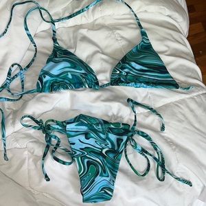 Small tie bikini. Low waist. Marble green